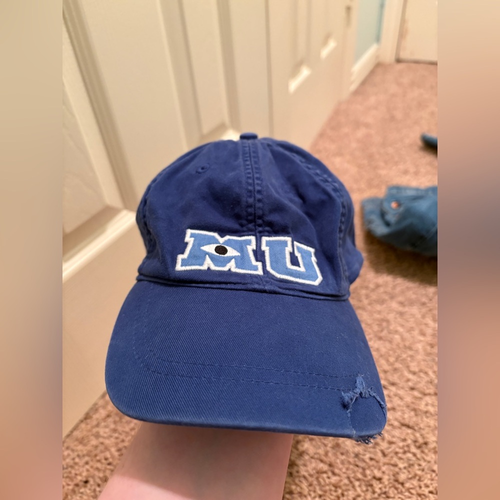 Disney Monsters University hat MU